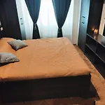 Christie\'S Central Apartment